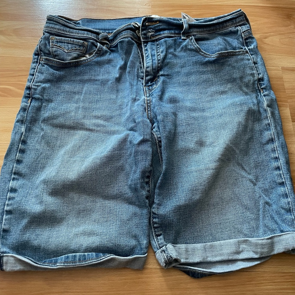 Vintage Levi's 515 Bermuda Classic Blue Denim Shorts